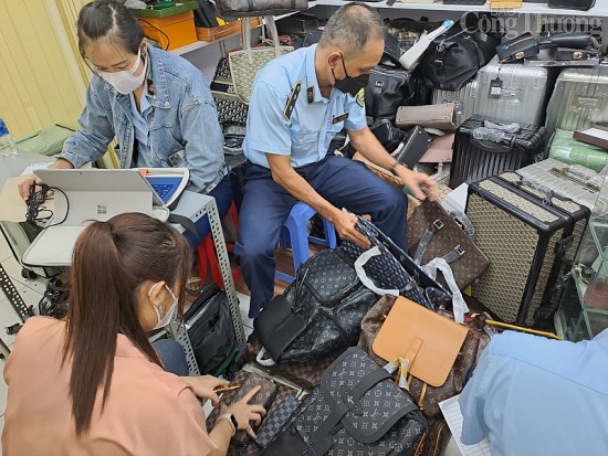 TS.Lê Đăng Doanh: Vụ triệt phá hàng giả tại Sài Gòn Square góp phần tạo cơ hội phát triển cho doanh nghiệp