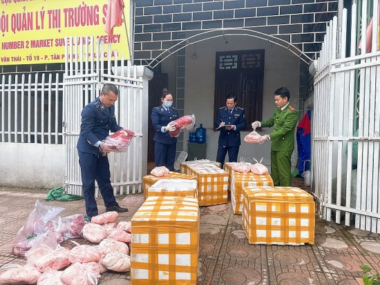 Lai Châu: Phát hiện 450 kg thịt và mỡ lợn không rõ nguồn gốc xuất xứ