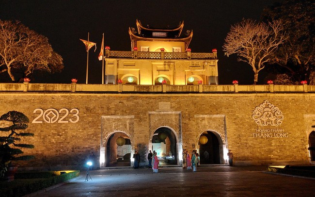 Hà Nội: Tour Đêm Hoàng Cung Thăng Long có gì hấp dẫn?