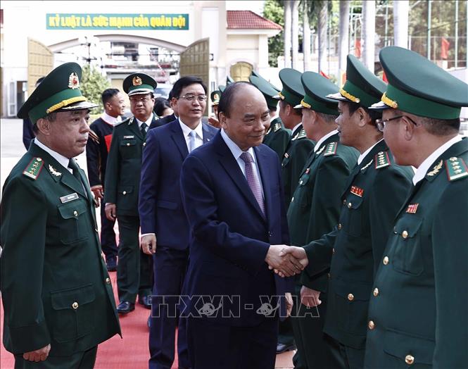 Chủ tịch nước kiểm tra công tác ứng trực dịp Tết của Bộ đội Biên phòng tỉnh Đắk Lắk