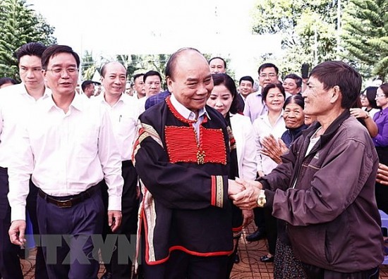 Chủ tịch nước thăm, tặng quà người có hoàn cảnh khó khăn ở Đắk Lắk