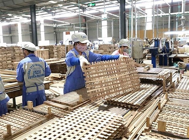 Sản phẩm đồ gỗ xuất khẩu sang Thụy Sỹ tại nhà máy của Công ty Cổ phần Woodsland Tuyên Quang