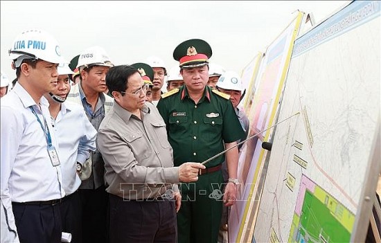 Thủ tướng đề nghị khắc phục hạn chế để đạt mục tiêu xây dựng sân bay Long Thành