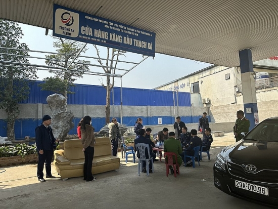 Quản lý thị trường Ninh Bình, Vĩnh Phúc, Hà Nam xử phạt hàng loạt cơ sở kinh doanh xăng dầu vi phạm