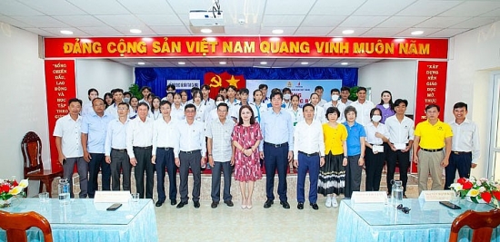 Thêm 33 suất học bổng nghĩa tình người Dầu khí được trao đi