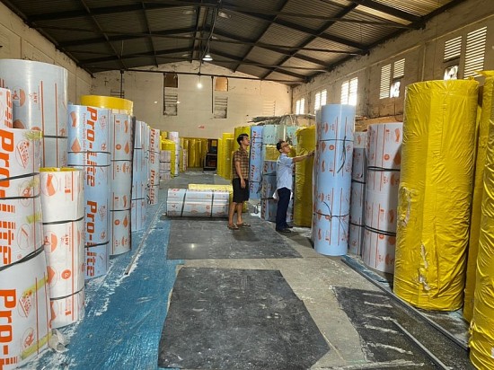 TP. Hồ Chí Minh: Thu giữ trên 10.000 m2 tấm lợp lấy sáng Polycarbonate trị giá gần 1,9 tỷ đồng