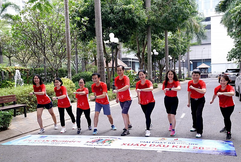 Xuất phát cùng nhau, vì mục tiêu “Cá nhân khỏe - Doanh nghiệp mạnh”, chào mừng đại hội công đoàn các cấp