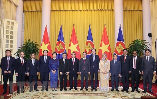 Chủ tịch nước tiếp Đại sứ các nước ASEAN đến chào và chúc mừng