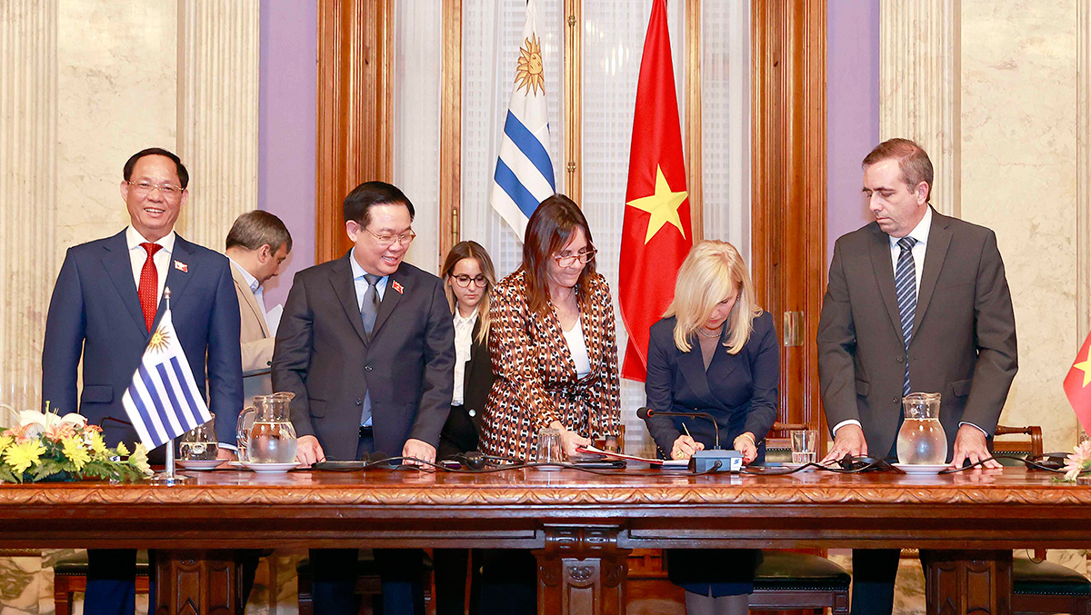 Quốc hội Việt Nam lần đầu tiên ký Thoả thuận hợp tác với Thượng viện và Hạ viện Uruguay -0
