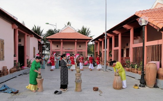 Ninh Thuận: Đưa thương hiệu gốm Bàu Trúc của đồng bào Chăm vươn xa