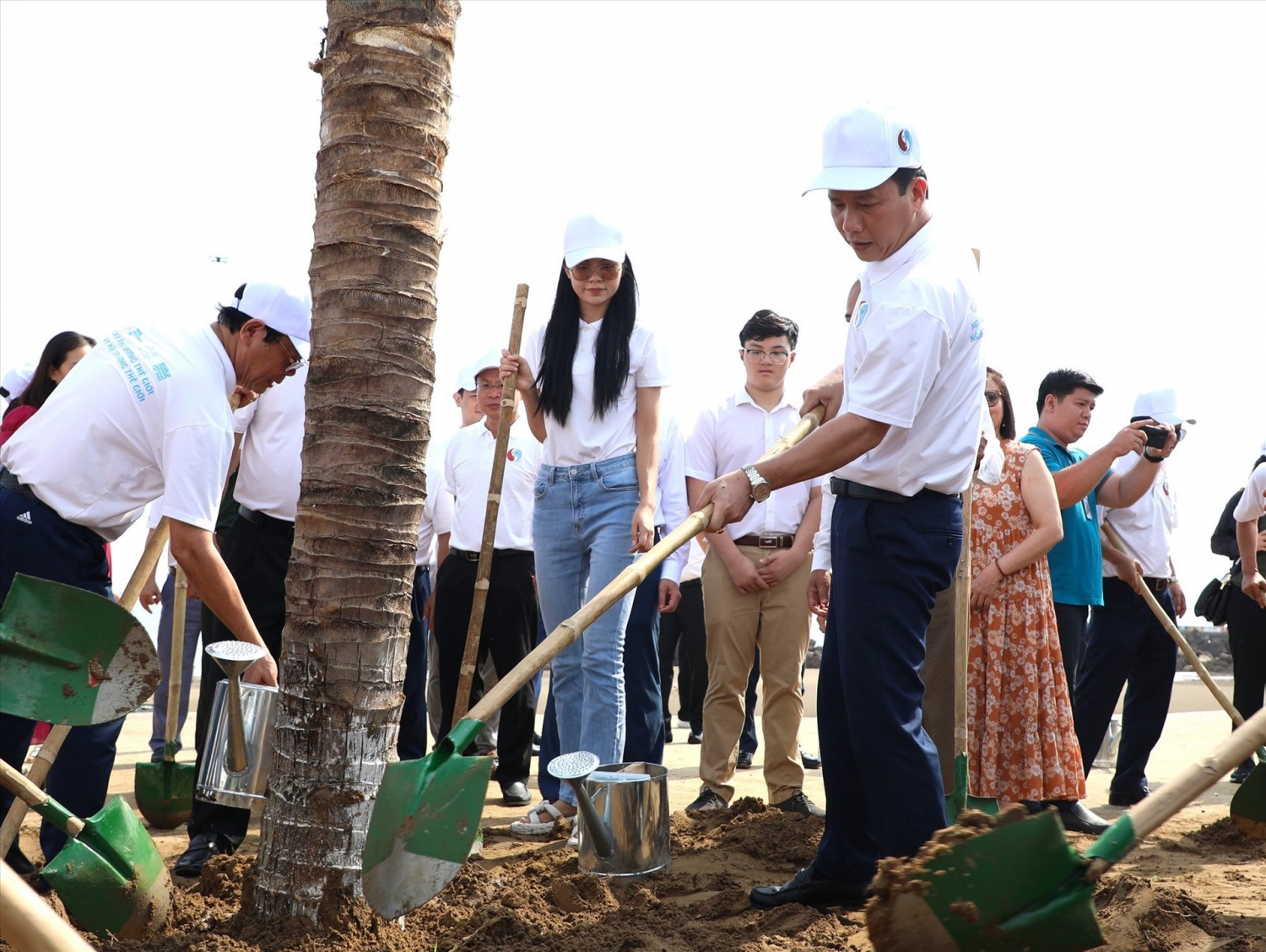 làm sạch biển trong sự kiện Lễ phát động