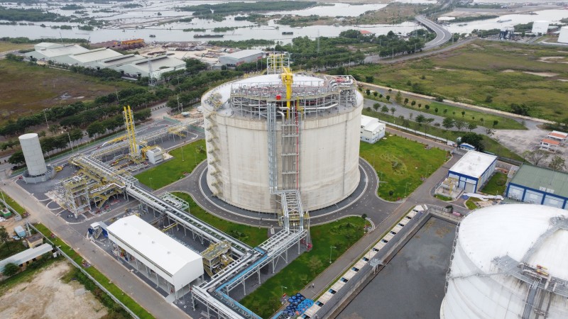 Tổng công ty Khí Việt Nam (PV GAS) đã ký kết Xác nhận Mua hàng (Confirmation Notice) với nhà cung cấp Shell để cung cấp chuyến LNG đầu tiên cho mình, đồng thời cũng là chuyến LNG đầu tiên mà Việt Nam nhập khẩu.