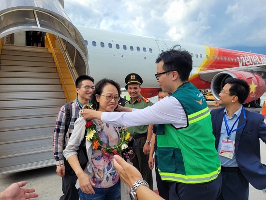 215 du khách Đài Loan (Trung Quốc) đầu tiên quay lại Khánh Hòa