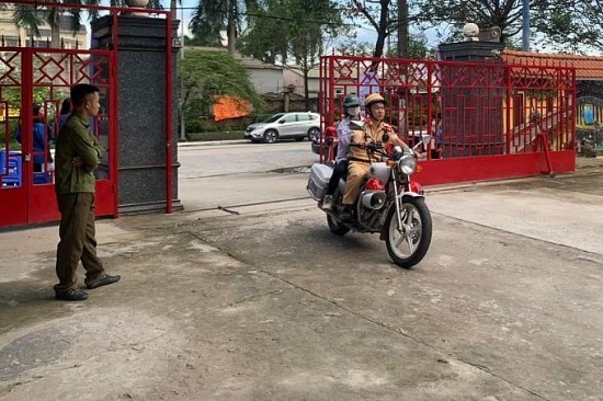 Quảng Ninh: Thí sinh được Cảnh sát giao thông đưa về nhà lấy giấy tờ để kịp giờ thi