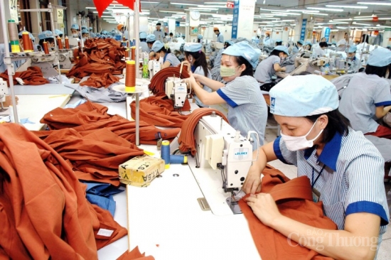 Kim ngạch xuất khẩu tăng dần, ngành dệt may đã bớt khó?