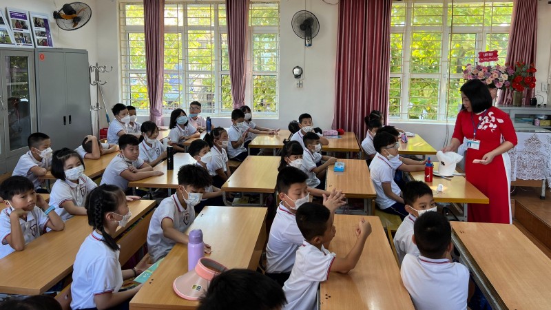 Hơn 9000 giáo viên nghỉ việc: Chuyên gia nói gì?
