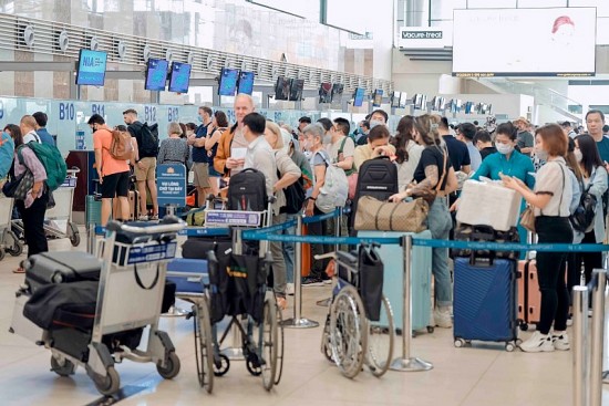 Những chính sách mới liên quan đến hộ chiếu, visa, cấp biển số xe có hiệu lực từ 15/8/2023