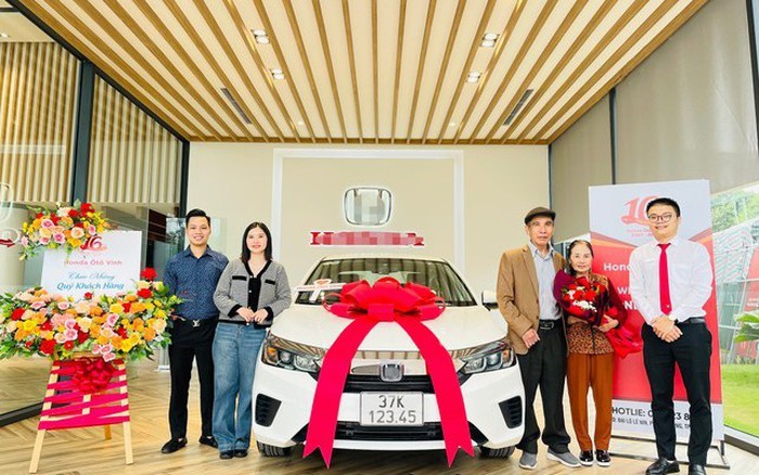 Cô gái Nghệ An bấm được biển siêu Vip, tặng ô tô cho bố mẹ