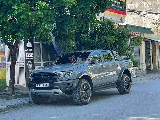 Ford Ranger Raptor biển ngũ quý 6 chuyển nhượng giá 3,6 tỷ đồng. Ảnh Vietnamnet