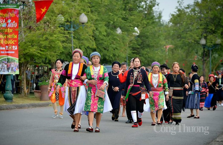 Vui Tết độc lập tại Làng Văn hóa - Du lịch các dân tộc Việt Nam