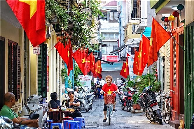 Ngõ Cổng Đục, phường Hàng Mã, quận Hoàn Kiếm buổi sáng sớm ngày mùng 2 tháng 9.