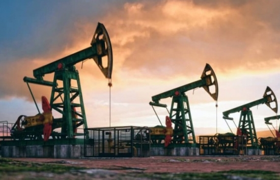 Giá dầu đạt mức cao nhất gần 10 tháng sau báo cáo của OPEC và EIA