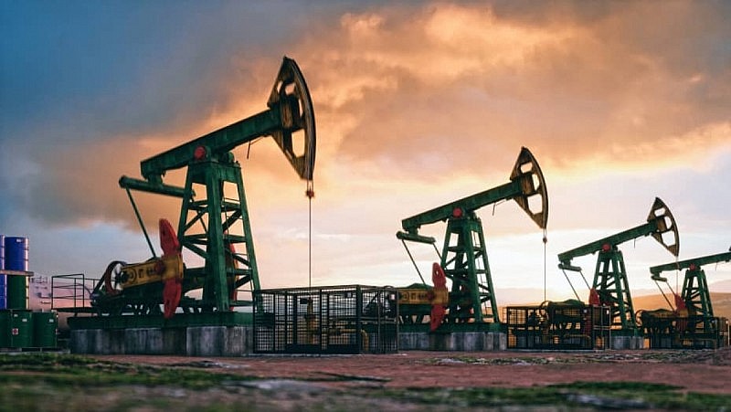 Giá dầu đạt mức cao nhất gần 10 tháng sau báo cáo của OPEC và EIA