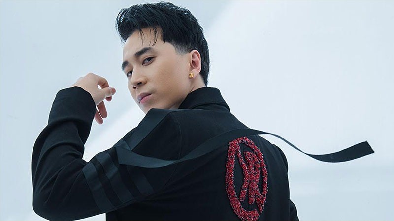 Karik được nhiều người biết đến với vai trò là rapper. Ảnh internet