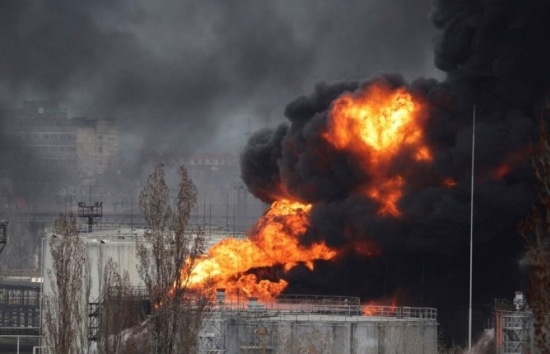 Nga tấn công nhà máy lọc dầu Kremenchuk của Ukraine