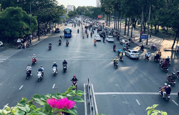 Thời tiết chiều nay 22/9/2023: Bắc Bộ nắng nóng, Nam Bộ mưa dông