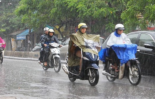Thời tiết chiều nay 25/9/2023: Áp thấp nhiệt đới tiến gần bờ, nhiều tỉnh thành mưa dông