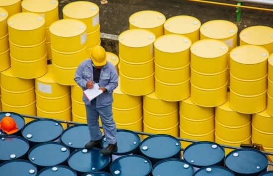 Giá dầu hôm nay 6/10/2023: Lo ngại nhu cầu gia tăng khiến giá dầu trượt dốc