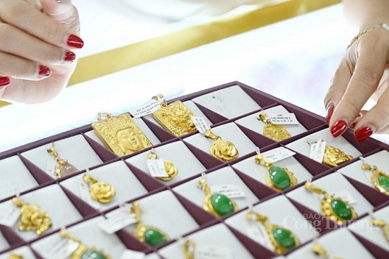 Giá vàng chiều nay 18/10/2023: Giá vàng 9999, SJC, 24K, Mi Hồng, PNJ, DOJI giữ vững đà tăng giá