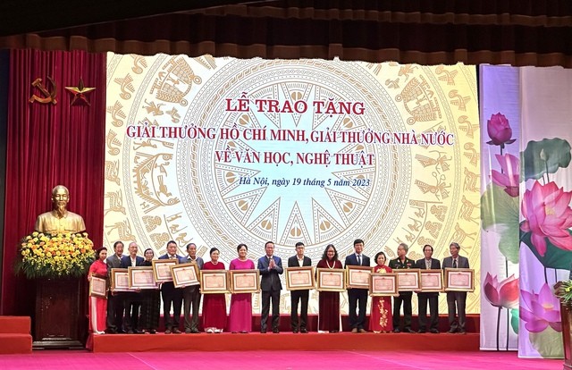 Tạm ứng 30,813 tỷ đồng chi trả tiền thưởng Giải thưởng Hồ Chí Minh, Giải thưởng Nhà nước