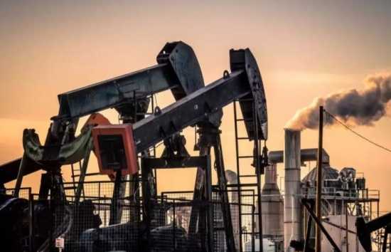 Giá dầu cao nhất 2 tuần do căng thẳng Trung Đông và loạt yếu tố cung cầu