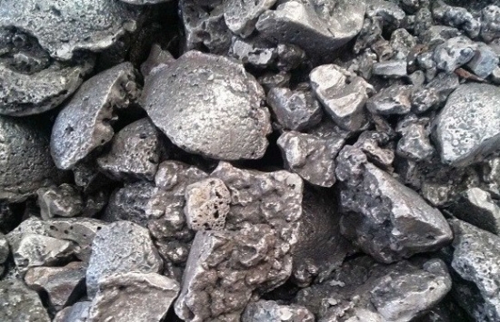 Giá quặng sắt giảm mạnh do nhu cầu thép yếu kém tại Trung Quốc