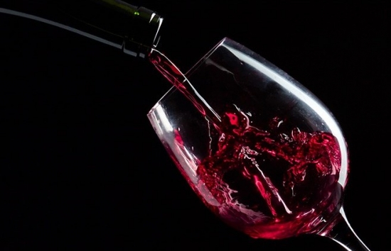 Trung Quốc xem xét lại thuế quan đối với rượu vang nhập từ Australia