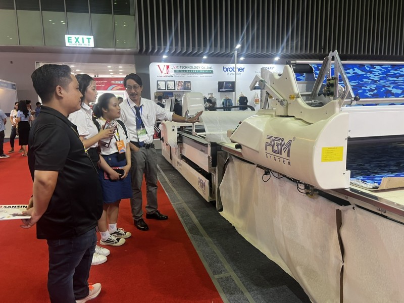 Khai mạc chuỗi triển lãm máy móc thiết bị & nguyên phụ liệu dệt may, da giày VTG 2023