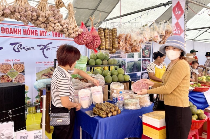 Phiên chợ giới thiệu sản phẩm vùng đồng bào dân tộc thiểu số và miền núi năm 2023 tại xã Ia Kênh, TP. Pleiku (Ảnh: V.T)