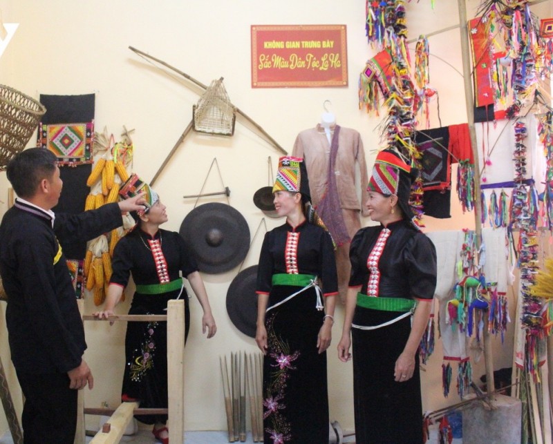 Nhà văn hoá cộng đồng dân tộc La Ha tại xã Liệp Tè, huyện Thuận Châu là không gian sưu tầm, nghiên cứu, bảo tồn và phát huy các giá trị di sản văn hóa dân tộc (Ảnh: Trấn Long)