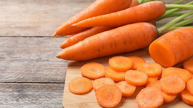 cà rốt có chứa rất nhiều beta-carotene - tiền thân của vitamin A để bảo vệ giác mạc 