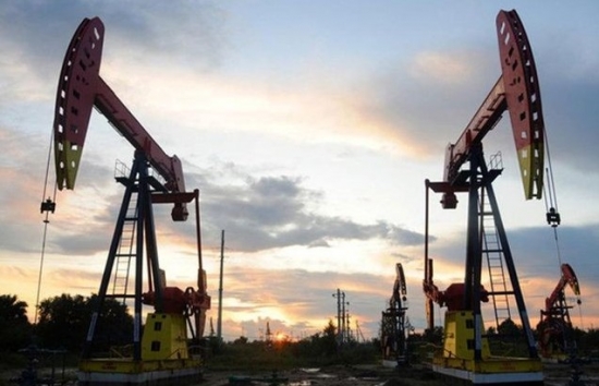 Kỳ vọng lãi suất đạt đỉnh kéo giá dầu cắt đứt chuỗi giảm 3 phiên