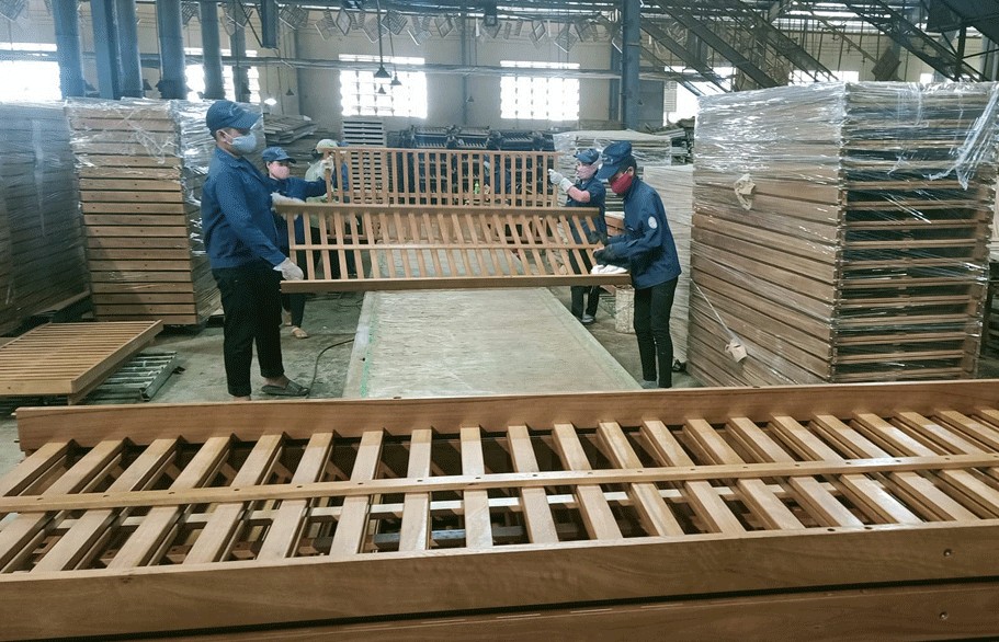 Xuất khẩu gỗ gần 11 tỷ USD, doanh nghiệp gỗ tăng ca, tuyển lao động