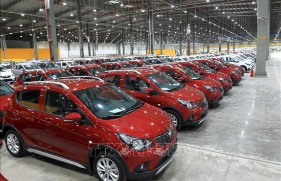Doanh nghiệp mạnh tay giảm giá, thị trường ô tô Việt Nam vẫn chững lại