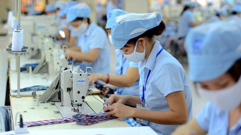 Vừa lên HOSE, Dệt may Hòa Thọ (HTG) nhận ngay