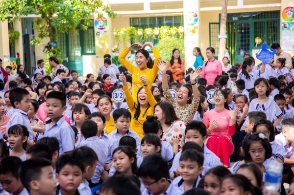 Viết trong ngày Nhà giáo Việt Nam: Học đường vẫn phải là nơi tốt nhất lan tỏa tình thương