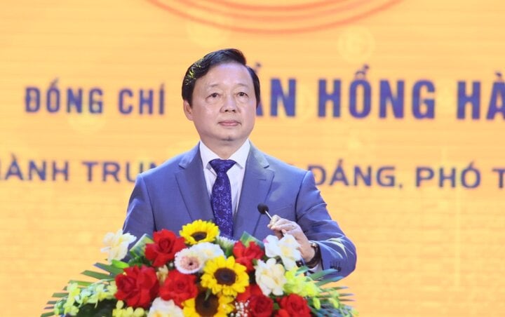Phó Thủ tướng Trần Hồng Hà phát biểu tại Diễn đàn Quốc gia Phát triển doanh nghiệp công nghệ số Việt Nam lần thứ V - năm 2023. (Ảnh: Đức Huy)