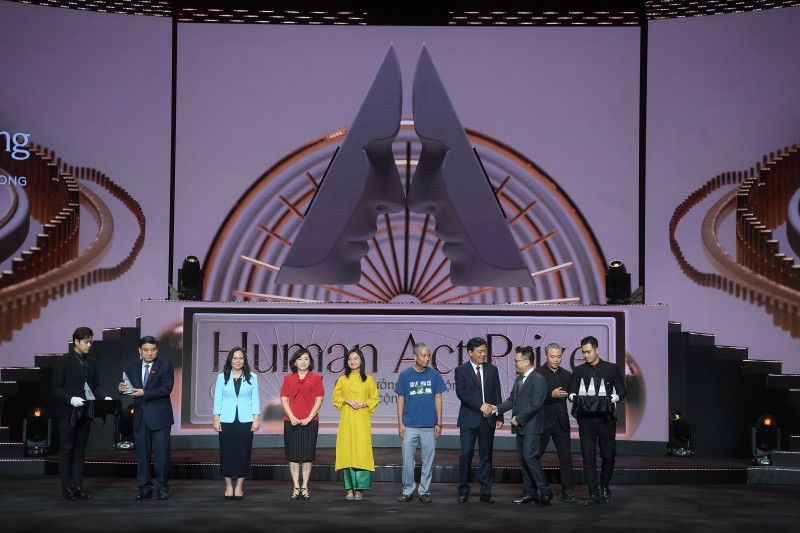 Công ty CP Phân bón Bình Điền được vinh danh tại Lễ trao giải Giải thưởng Hành động vì cộng đồng