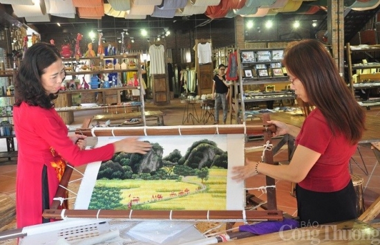 Thủ công mỹ nghệ:  Những “món quà nhỏ” mang hình ảnh Việt Nam ra thế giới