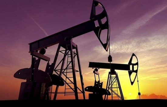Tồn kho sản phẩm dầu của Mỹ tăng mạnh kéo giá đảo chiều giảm
